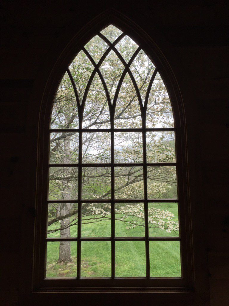 ReverendKitchen's tweet photo. Chapel @blackberryfrm held tenderly by arms of the Smoky Mts for enormous loss of #SamBeall. https://t.co/Ze8mjQ4L8c