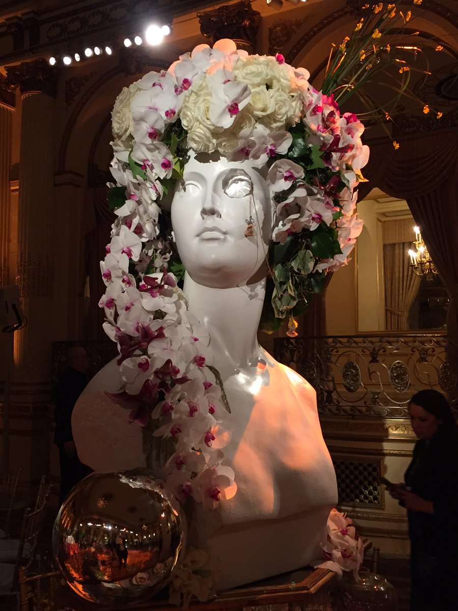 Now that's a centerpiece! At <a href="/ThePlazaHotel/">The Plaza Hotel</a>