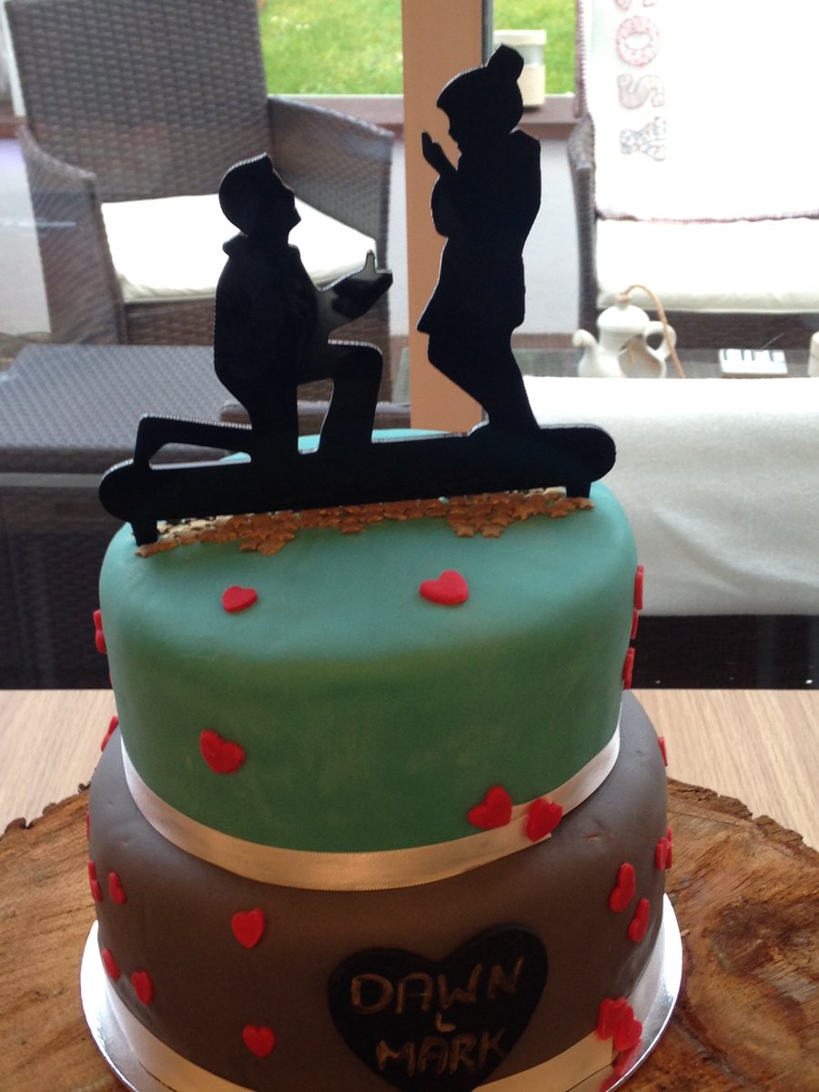 Wilma2207fWilma's tweet photo. Here is my special cake, fabulous topper courtesy of @icedrainbow who I can't Thank enough, they were both delighted https://t.co/KGi9VKDgOP