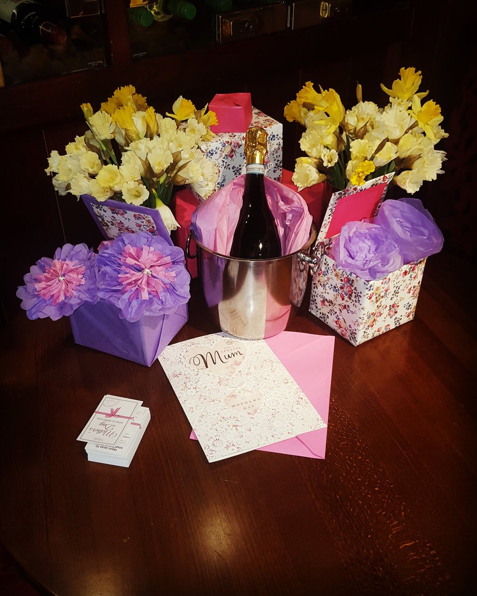 MandCLeeds's tweet image. Mother's day is just around the corner, make sure you're booked in #MothersDay #makeitspecial