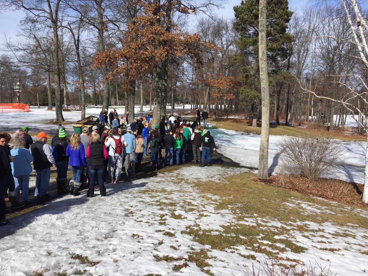 GullLakeEvents's tweet photo. @kare11 full lake frozen fore in brainerd mn!! Winter golf event https://t.co/qRj0rqMevE