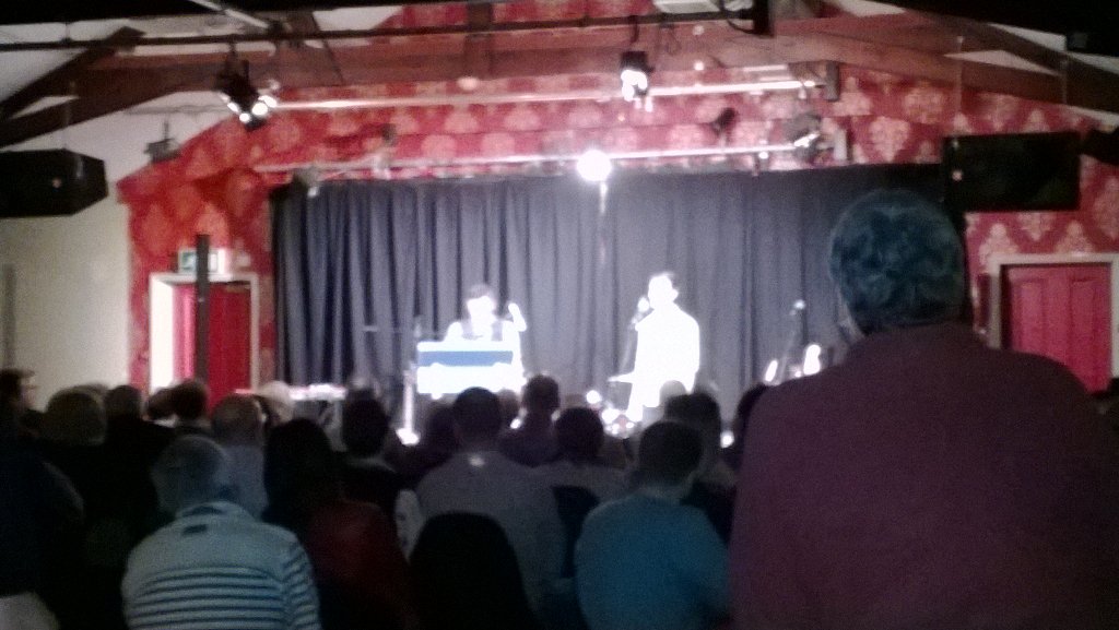 fredshousemusic's tweet photo. At #EntShed in Bedford, @Ninebarrow nailing it! On soon, very excited! #livedvd #sold out #Fredshouse https://t.co/6H7D7YCYgi