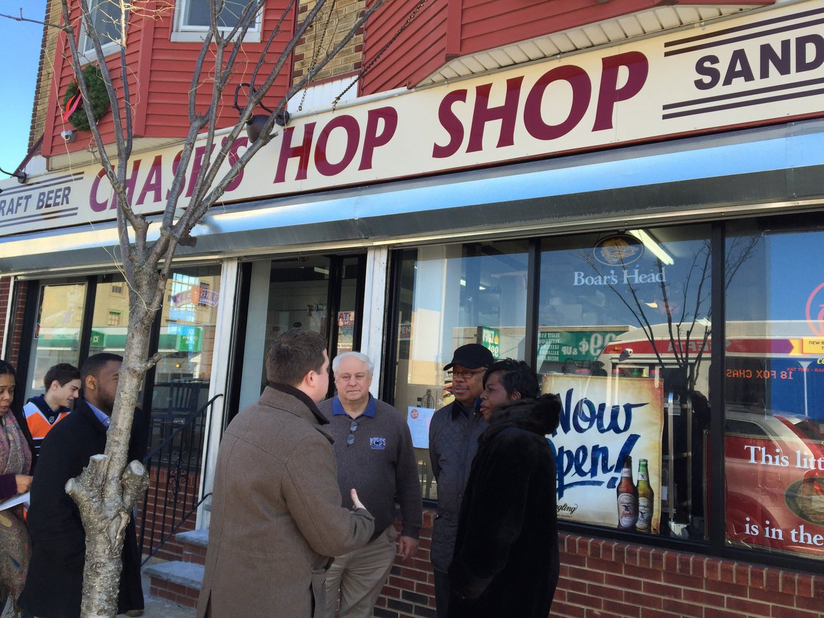 PHLCommerce's tweet photo. We’ll be back for a sandwich &amp; beverage! @chaseshopshop @taubenbergeral @CherelleParker9 #burholme #5Points https://t.co/xlUTZRIEo7