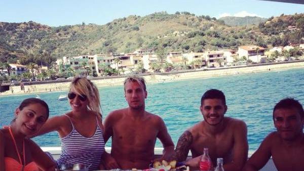 fotobol's tweet photo. REVELADO
El curioso motivo por el que Mauro Icardi se marchó de la cantera del Barcelona https://t.co/qKCcU6b5rN https://t.co/QefX63bcWU