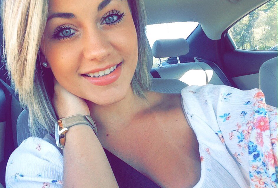 CrystalKnizek's tweet photo. Another day = another selfie. #saturdaze https://t.co/qmkodkkmSd