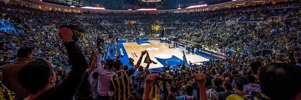 MedyaFener's tweet photo. Fenerbahçe, sahasında Galatasaray'a, futbolda 21 maç, basketbolda 11 maçtır yenilmiyor. https://t.co/nFTpFLJLAB