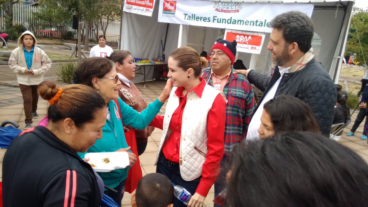 manuelnietoh's tweet photo. Acompañando a la Diputada Federal @Azuletcheverry @AntonioLugoPV #ProgBasuraPorAlimento #Guanajuato https://t.co/sZ5NYqP7xs
