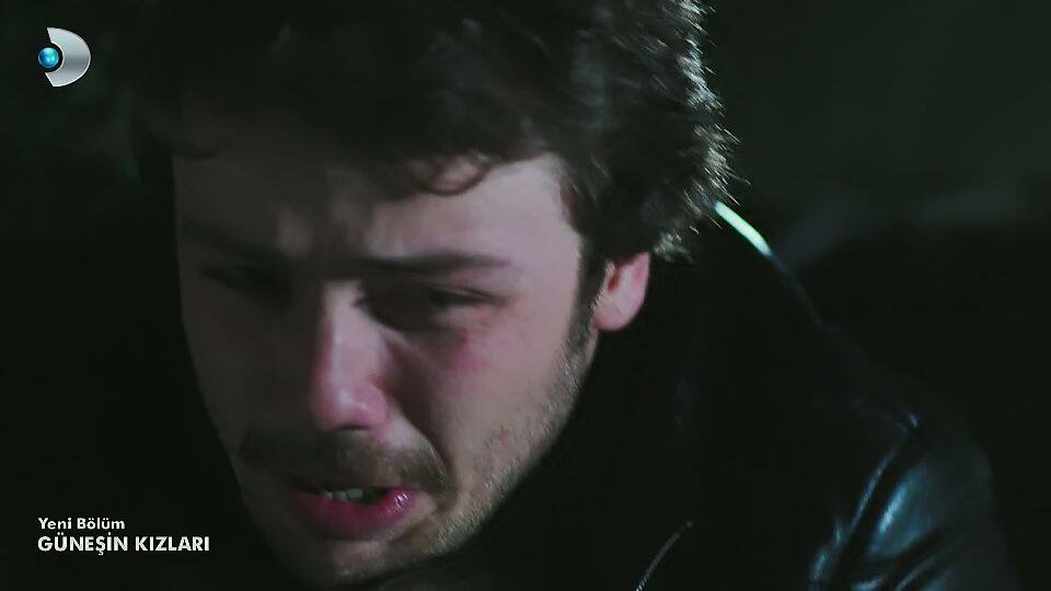 TvDunyasii's tweet photo. Hem Tolga hem de Hande ayrı ayrı bu akşam resmen döktürüyorlar oyunculuklarıyla..#GüneşinKızları #TolgaVeHandeİçin https://t.co/GSWdKzF4PE