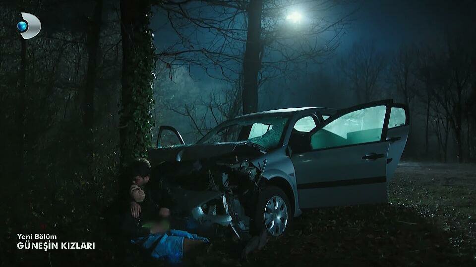 TvDunyasii's tweet photo. Hem Tolga hem de Hande ayrı ayrı bu akşam resmen döktürüyorlar oyunculuklarıyla..#GüneşinKızları #TolgaVeHandeİçin https://t.co/GSWdKzF4PE
