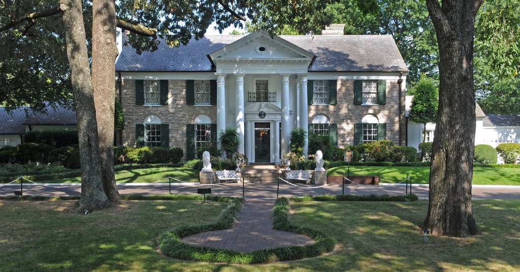 Heidideboer77's tweet photo. Beautiful #graceland #elvishome https://t.co/vM4npVOy7Z