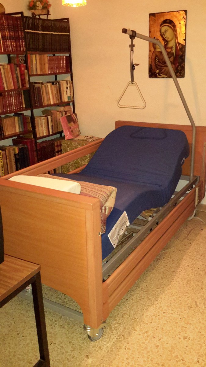 Ricard_Creus's tweet photo. Vendo Cama electrica regulable en #Wallapop
https://t.co/eu5KbRZ4hz https://t.co/mFJfjD7Pqi