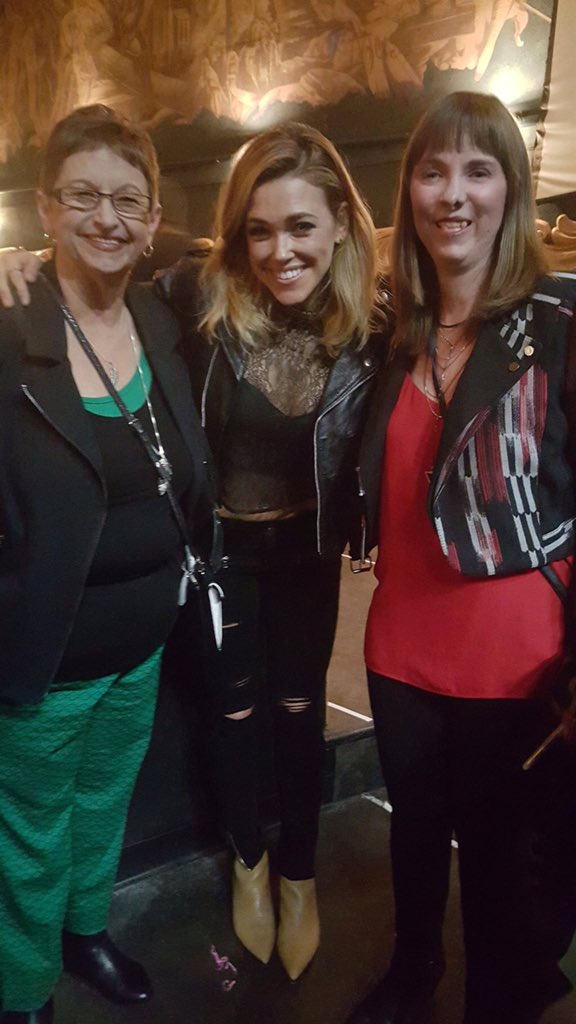 RPlattOnTour's tweet photo. Rachel with some fans last night!! #WildfireDallas https://t.co/EcwPYuVo1k