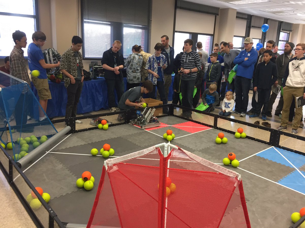 mettyjoe's tweet photo. @PLTW_KY Robotics contest @UKEngineering EDay @UKy_Klein https://t.co/HGyB9GTyfi
