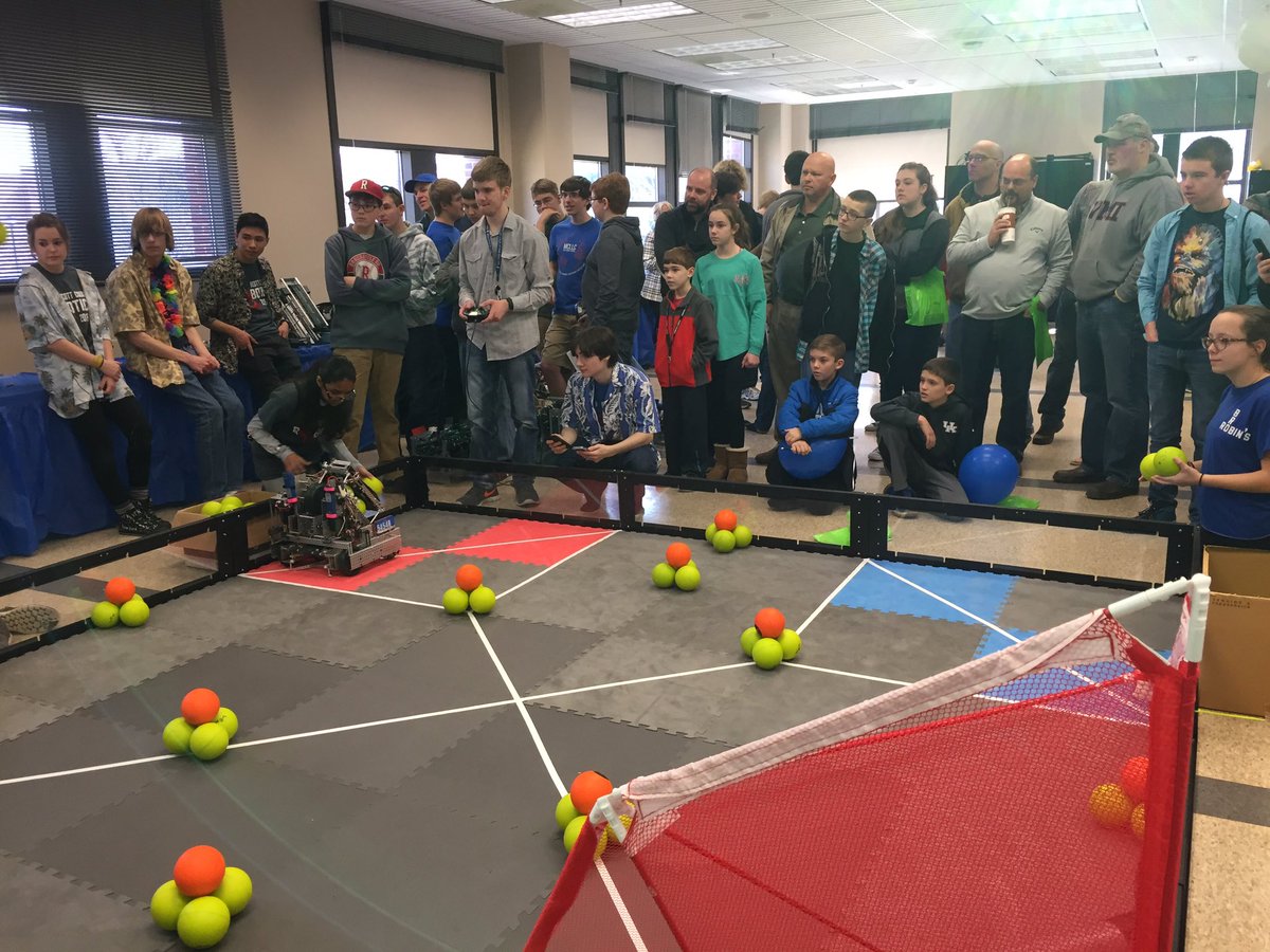 mettyjoe's tweet photo. @PLTW_KY Robotics contest @UKEngineering EDay @UKy_Klein https://t.co/HGyB9GTyfi