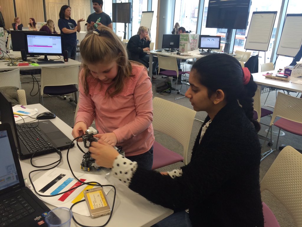 RobogalsMcr's tweet photo. Had a great day teaching children at @RCoderdojo :) https://t.co/FoGbkQZPTs