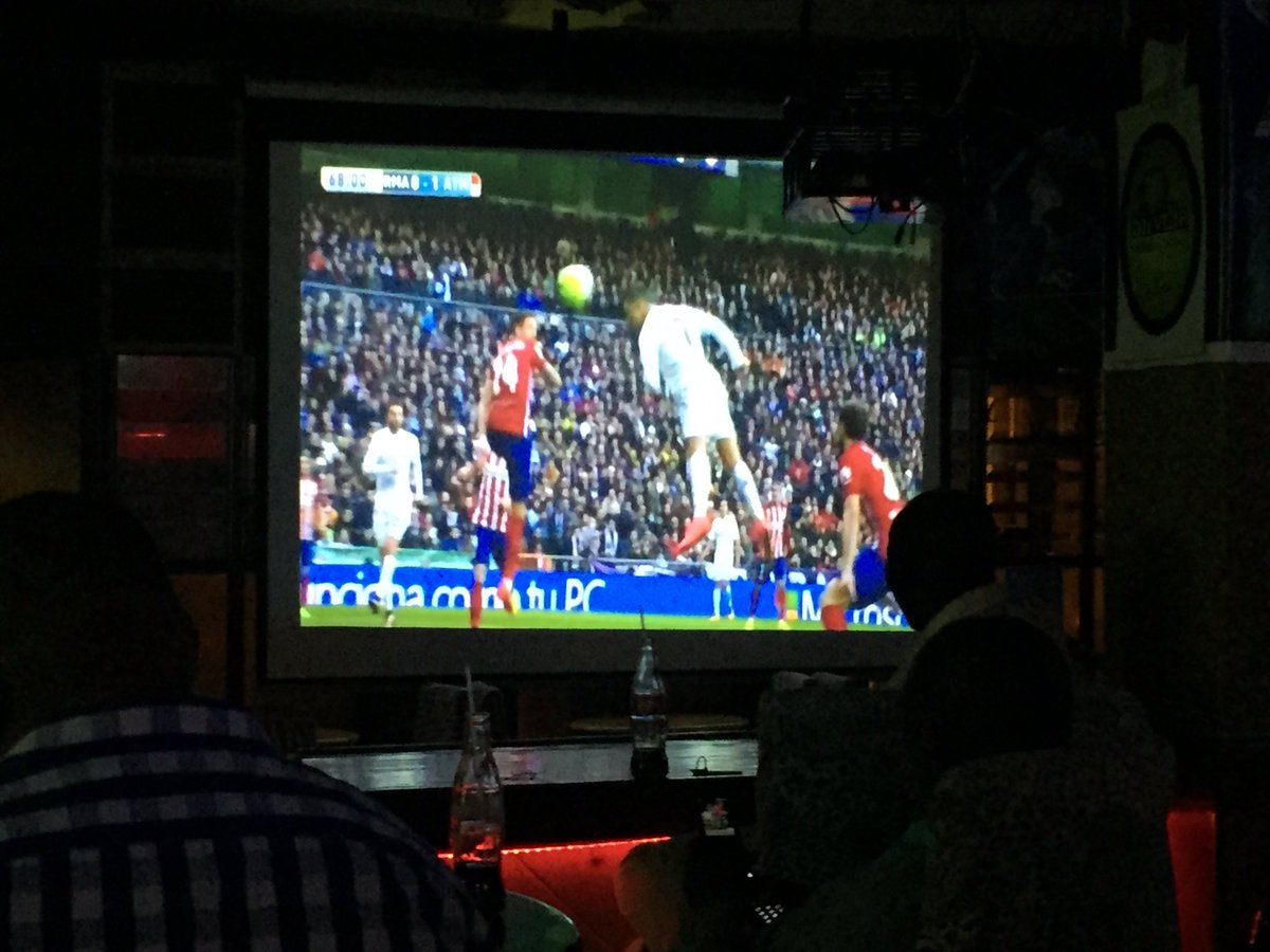 KarokiSam's tweet photo. @fontainesports will Real Madrid kiss the cup good bye down 1-0 https://t.co/1lExu8mapB