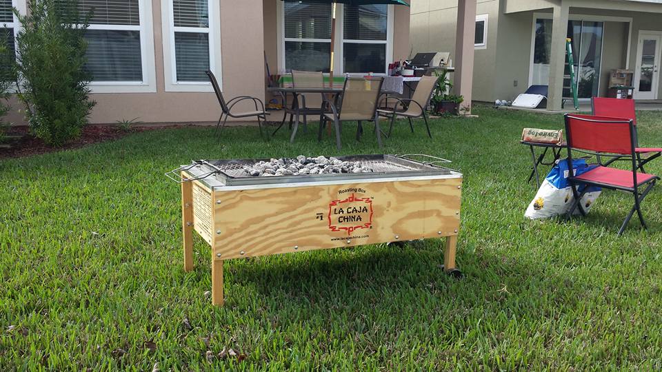 LaCajaChina's tweet photo. Roasting a pig isn't so hard with this box! Thanks for this photo, Chris Montero. :) #roastingbox #roastpork https://t.co/CZz6tKbcrT