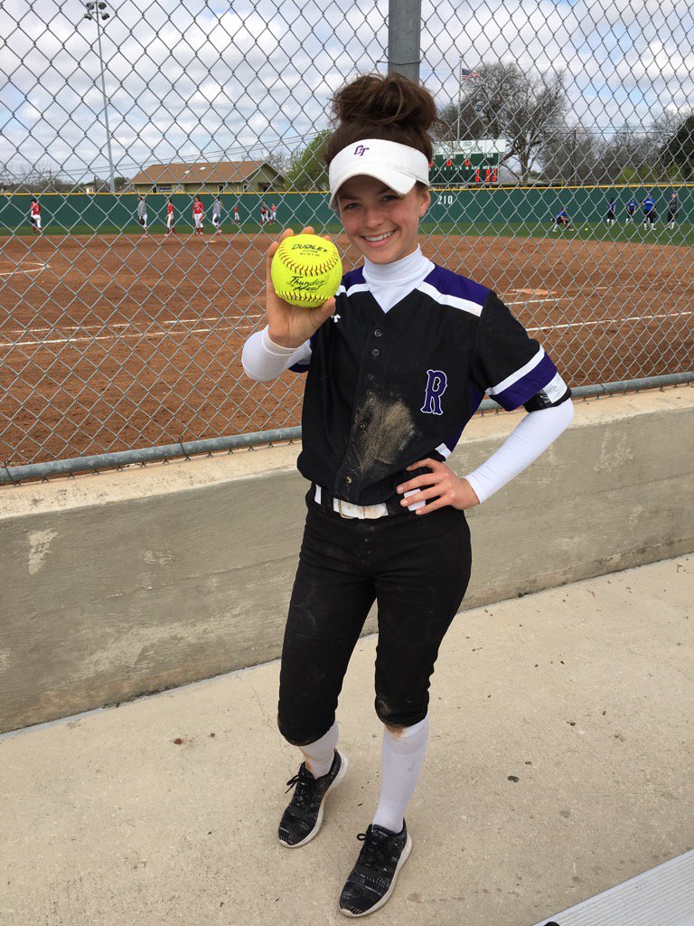 LyndseySummers's tweet photo. Kylie took #2 out today! I'm so proud of you! @KylieeLynee @CTHSSoftball #won6-4 https://t.co/jxy0WvVcXo