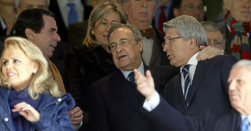 marca's tweet photo. Gritos de "Florentino dimisión" en el Santiago Bernabéu https://t.co/UAlVMvAU02 https://t.co/GWpfvf4k5N