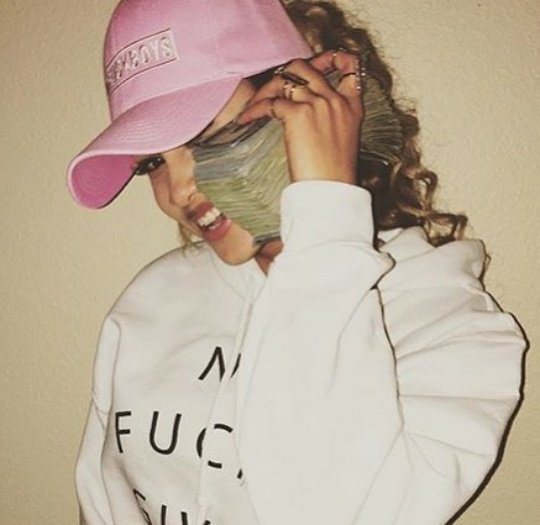 Counting money💰💸