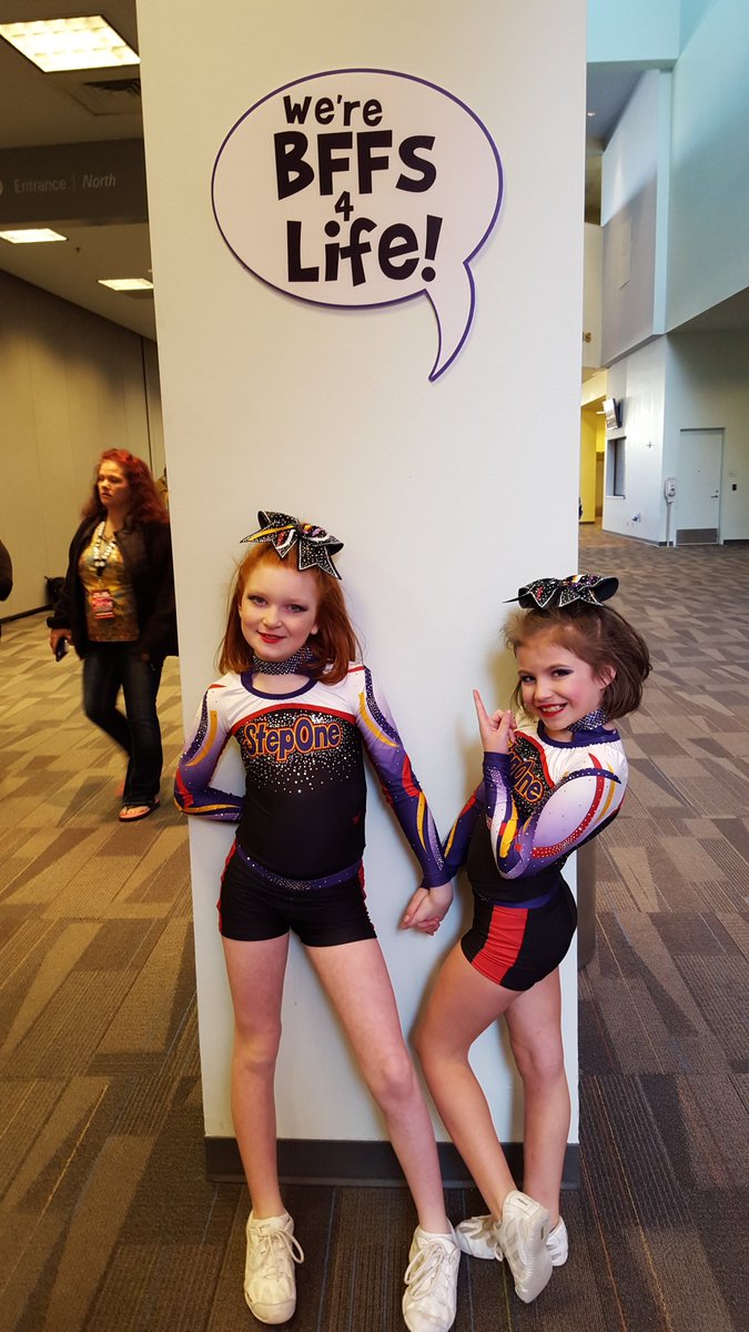 ItsCrissyConner's tweet photo. #COAmidwest #jamselfie True Story https://t.co/mhJCirZJSS
