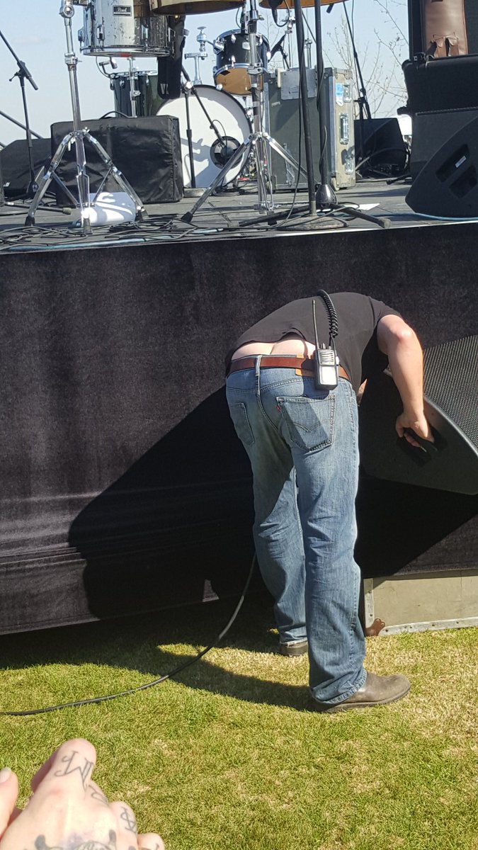 notseanphilips's tweet photo. #buttcracksforbernie #bernieinaustin #Bernie2016 https://t.co/YDu44LA7IC