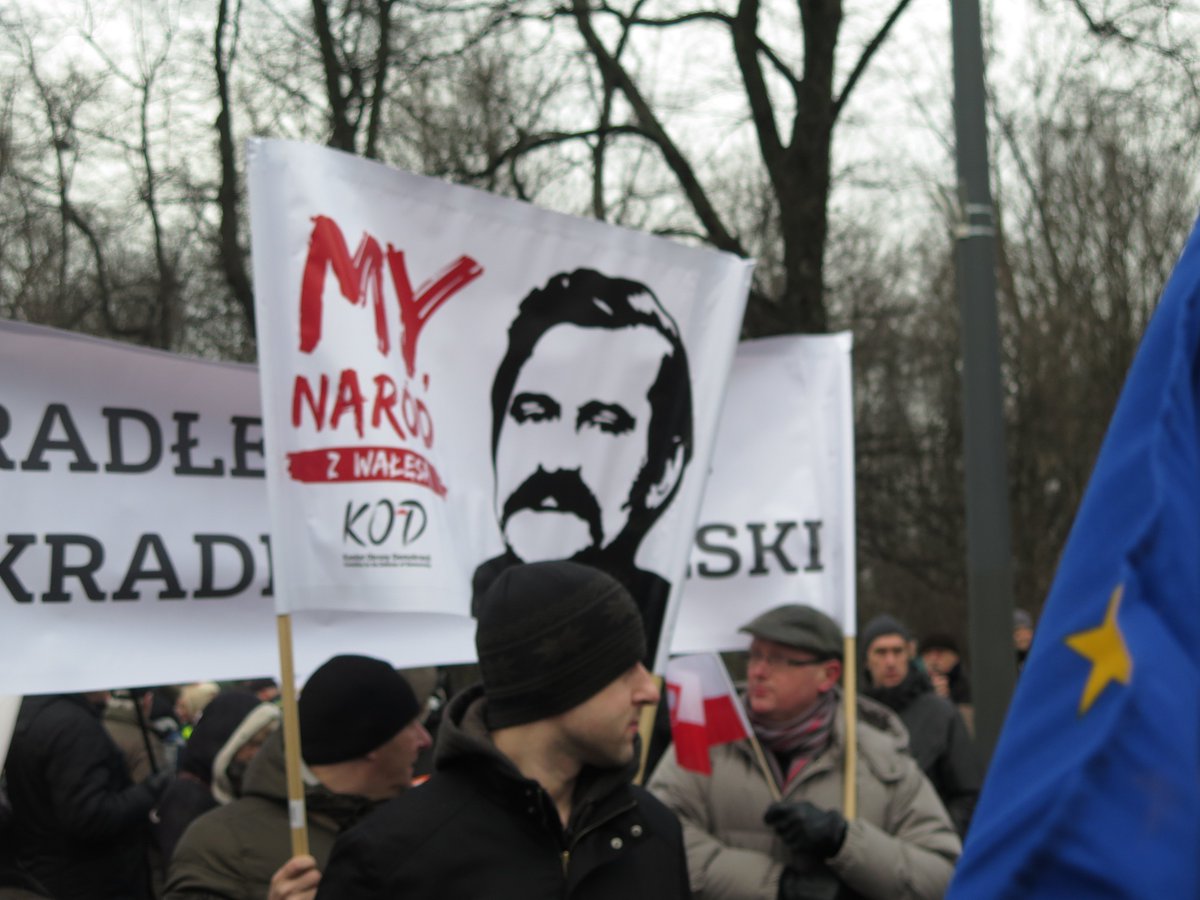 E_Krafczyk's tweet photo. #dpareporter seeing a lot of moustaches at #KOD #demonstration #Poland today to show #solidarity with #LechWalesa https://t.co/MA0NzL8k2j