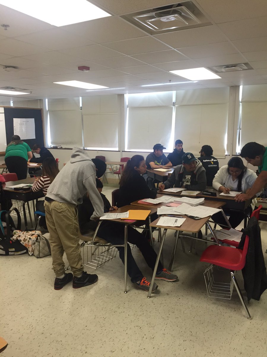 ASPDallas's tweet photo. @ASPBAHS #FAFSASuperSaturday is hopping today! @Commit2Dallas @UnitedWayDallas #YouCanAffordCollege #ReachHigher https://t.co/bypGtfOiIo
