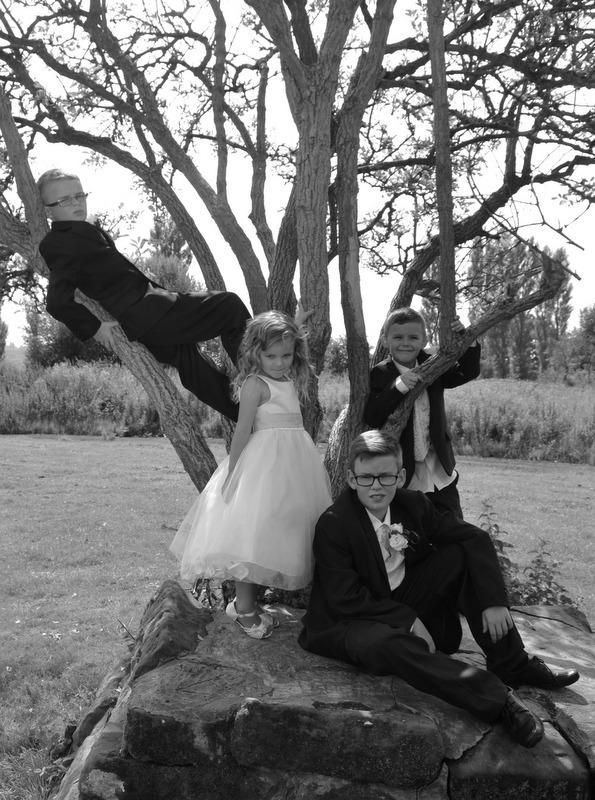 PhotopiaWorld's tweet photo. Want a #wedding #photographer with a difference? Contact #photopiaworld, we cater for every budget and taste! :) https://t.co/gjrfSj95hX