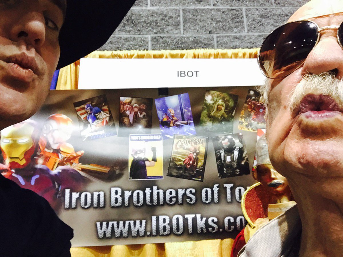 IBOTks's tweet photo. Sexy duck faces, baby!! @visioncon day TWO! #duckface #duckfaces #ibotks #ibot #bransonmo #branson #topekaks https://t.co/V0JnZZ92Bx