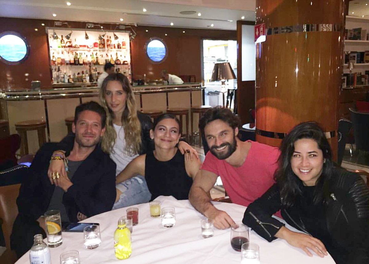 BrecoSanchezNws's tweet photo. 27/feb - @ivansanchezz_ y @anabrendac  compartiendo con amistades. https://t.co/yY8bV7Ynxs