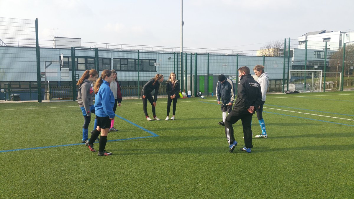 SportyChoices's tweet photo. Stretch out and warm up today @ Ilfracombe Town Youth Football Club. https://t.co/f6GPnDZfpw