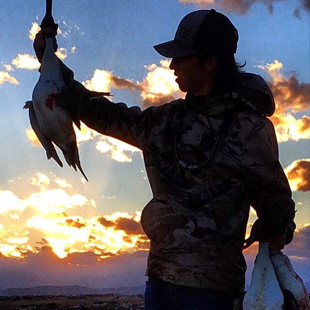 WaterfowlAdx's tweet photo. Sunset and Sprigs!@austin._.wagner #WaterfowlADX #ducks #duckhunting #waterfowlhunting #waterfowl #limits #sunset https://t.co/l6nwHvlM4e