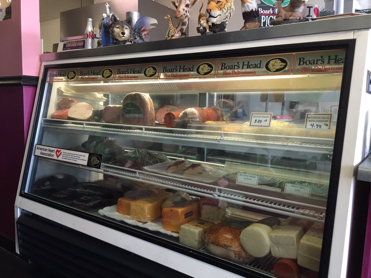 uneditedfoodie's tweet photo. New York deli in #Como #comoeats #comofood #columbiamo #visitcomo #ilikecomo https://t.co/odCdgif4Ki