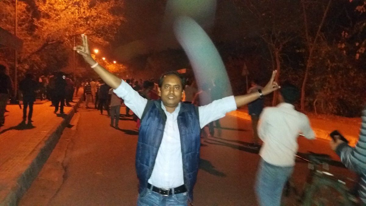 PatrioticVirtue's tweet photo. #JNU is celebrating victory of #India over #Pakistan in midnight victory march frm #Mahi to #GangaDhaba. #IndvsPak https://t.co/yKpDc1KAu4