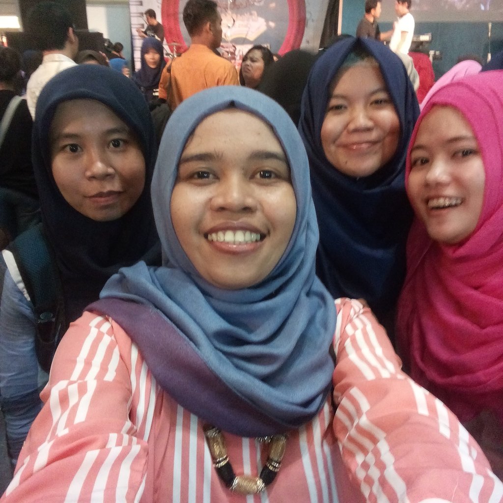 mistriyanii11's tweet photo. Ngemall #amplaz #jogja https://t.co/HJR2TOZk8p