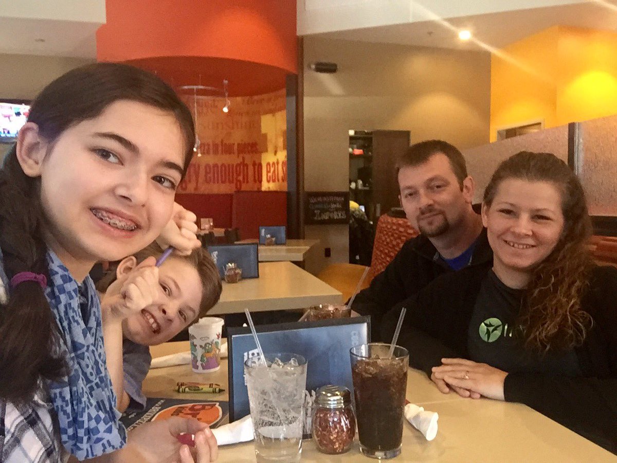 VinaKent's tweet photo. Lunch with the family. Thank you so much #itworks for taking care of our lunch today. #hardworkpaysoff #teamK5 https://t.co/U3fzTDJ4r4