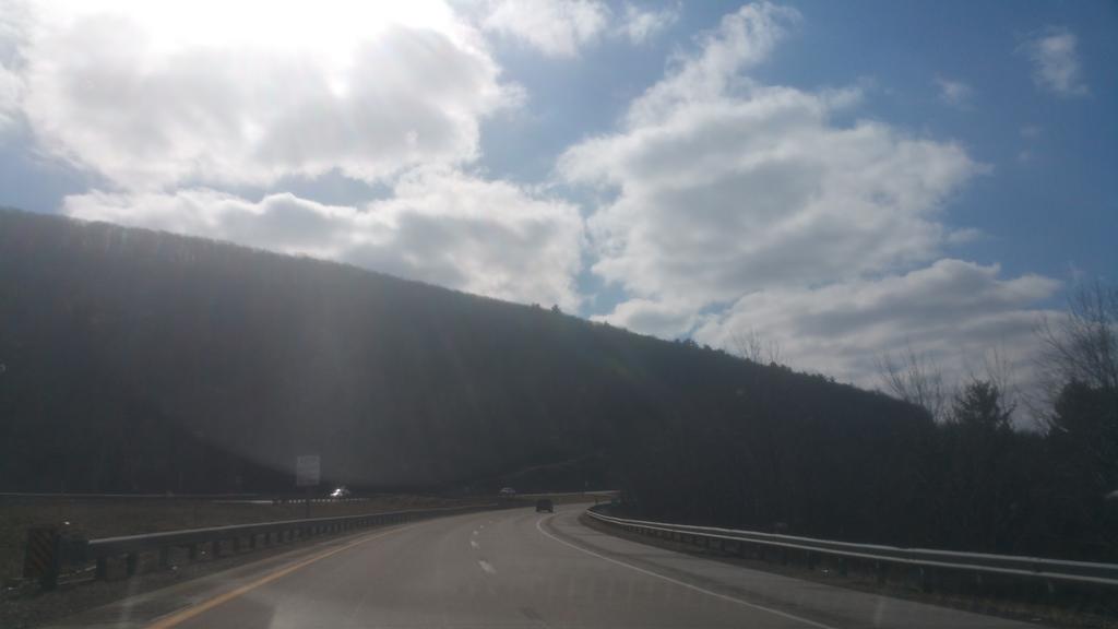 FemOutLoud's tweet photo. #RandomWindowSnap w/ some mountains for @MichStud. I have a feeling you'll like these even if the photo's not great? https://t.co/PRFzHRUNMK