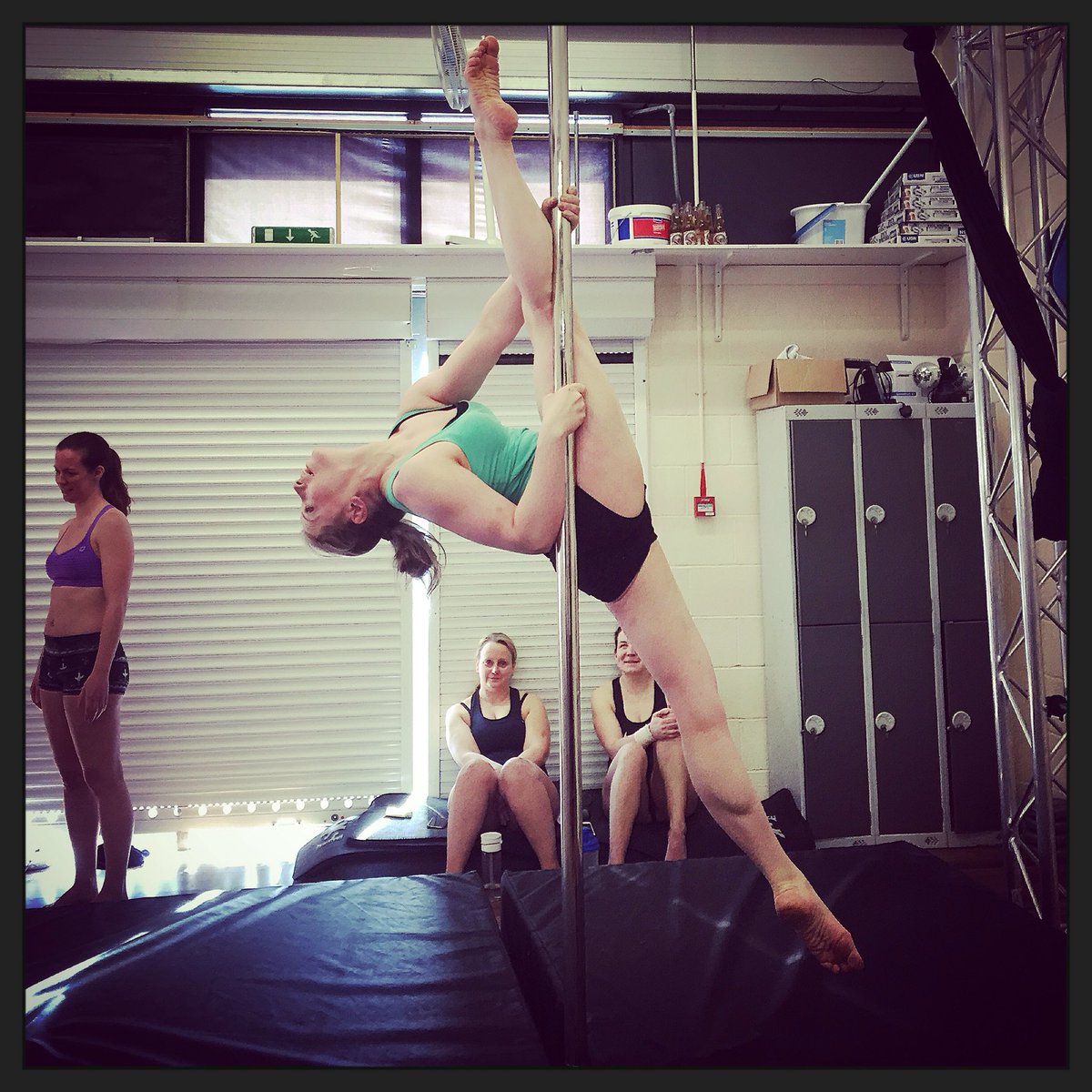 #silks #Scorpio #aerial #pole #split #polefitness #poleuk