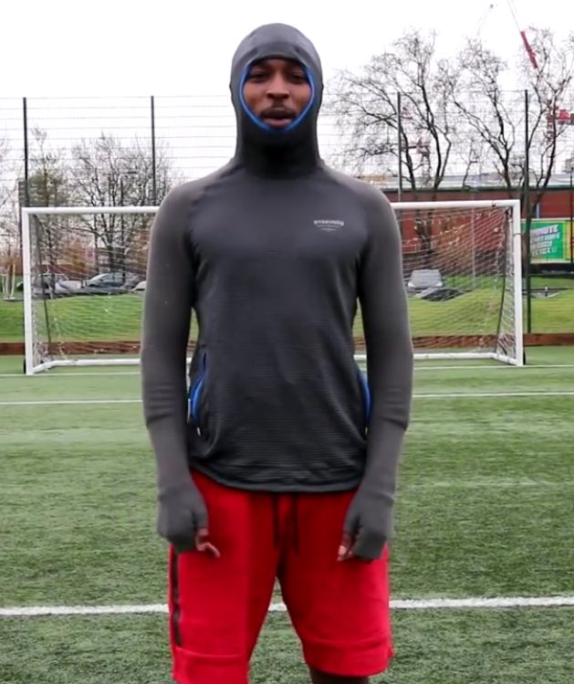 JmeBBK's tweet photo. Chest is looking B cuppy though, training bra ting, rate me RT @LOOBEANS87: I'm done😂😂😂 @JmeBBK https://t.co/iGJd49g4xe