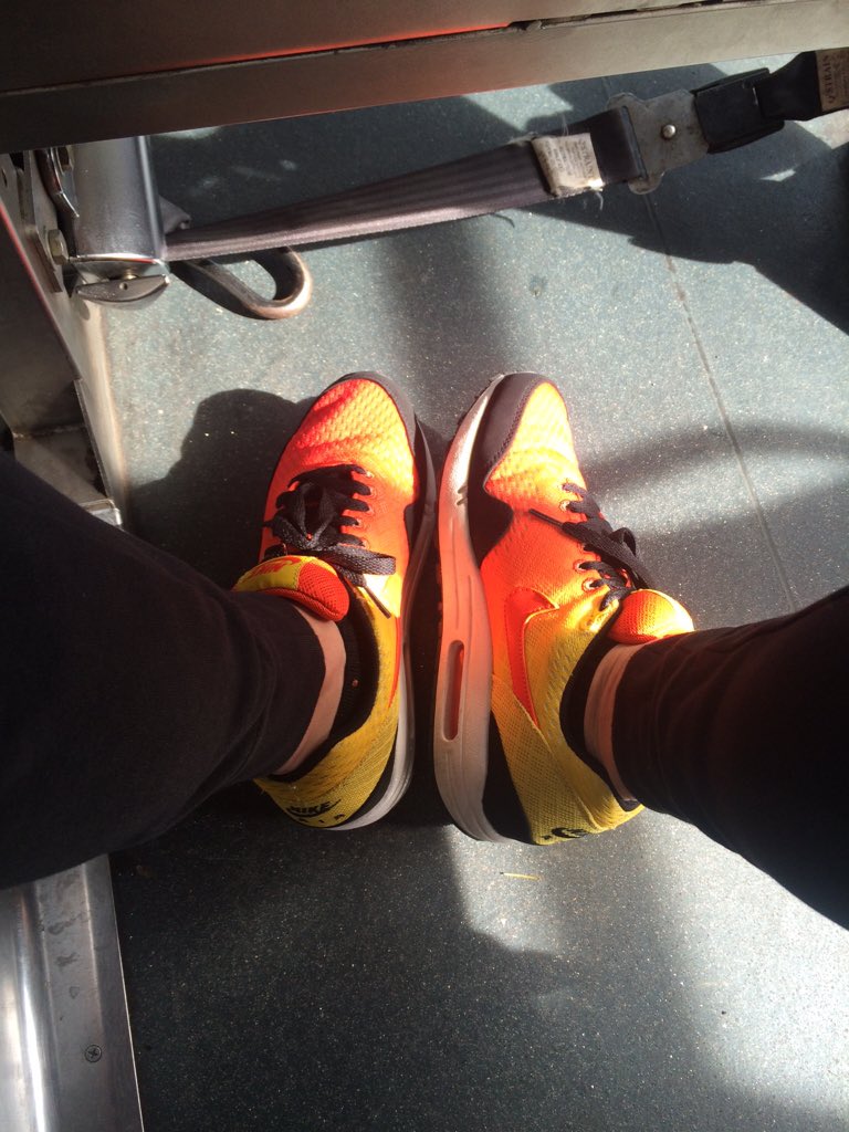 malloriehunter's tweet photo. Sun's out, Air Max 1's out #SunsetPack #AM1 https://t.co/PWUvRnsrGf