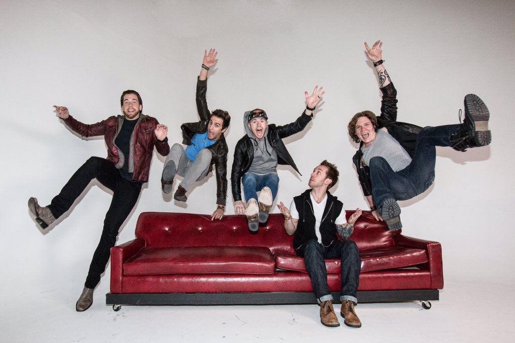 Its gonna be a party tonight <a href="/RevRoomLR/">Revolution Room LR</a>! Yall better be ready Little Rock. Opener at 9 pm 👊