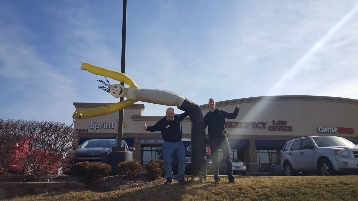SprintEmerson's tweet photo. Sprint Balloon guy makes his debut! @akisselv @ChappySprint @glenwflowers https://t.co/EESzlk2Zkv