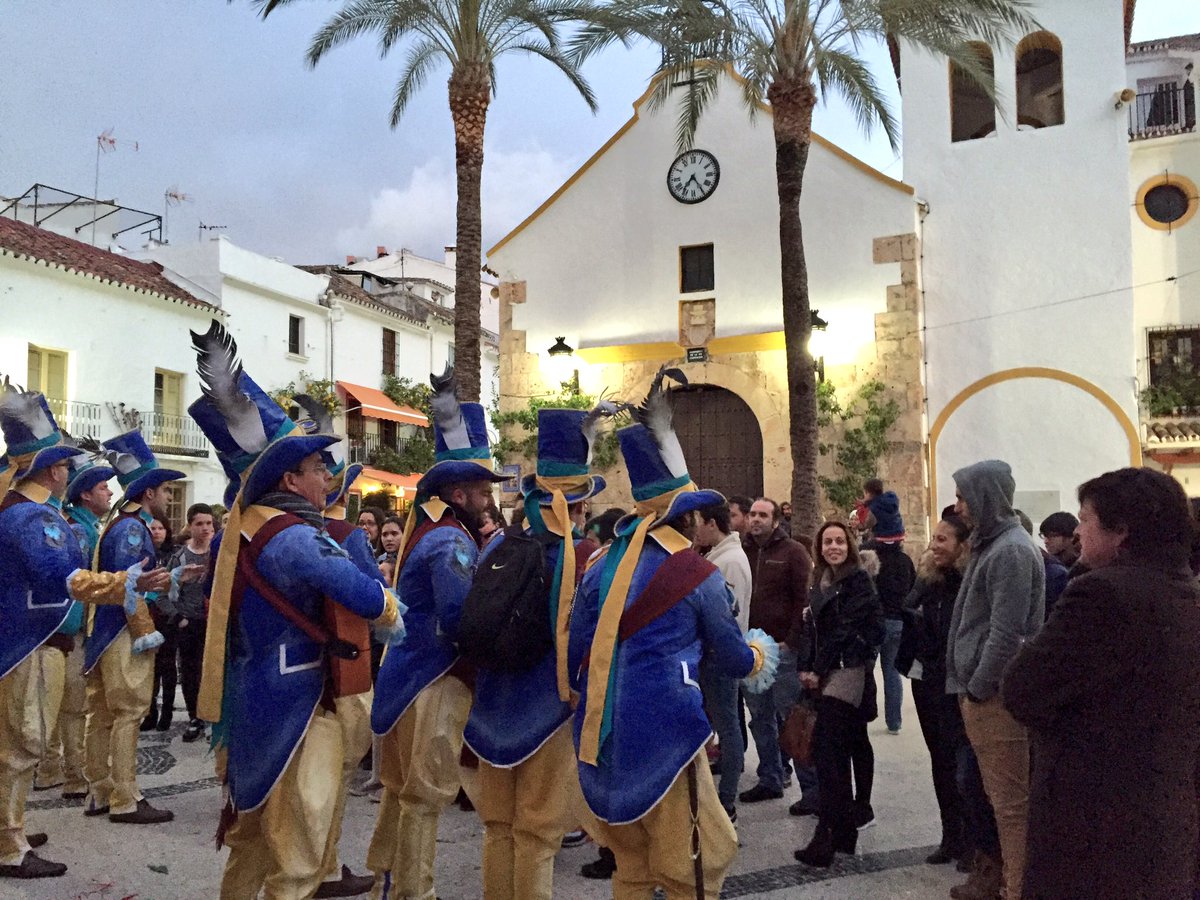 FiestasOjen's tweet photo. La @ComparsaDeAndre en el #CarnavalOjén16 @AytoOjen https://t.co/AYtndlcuyg