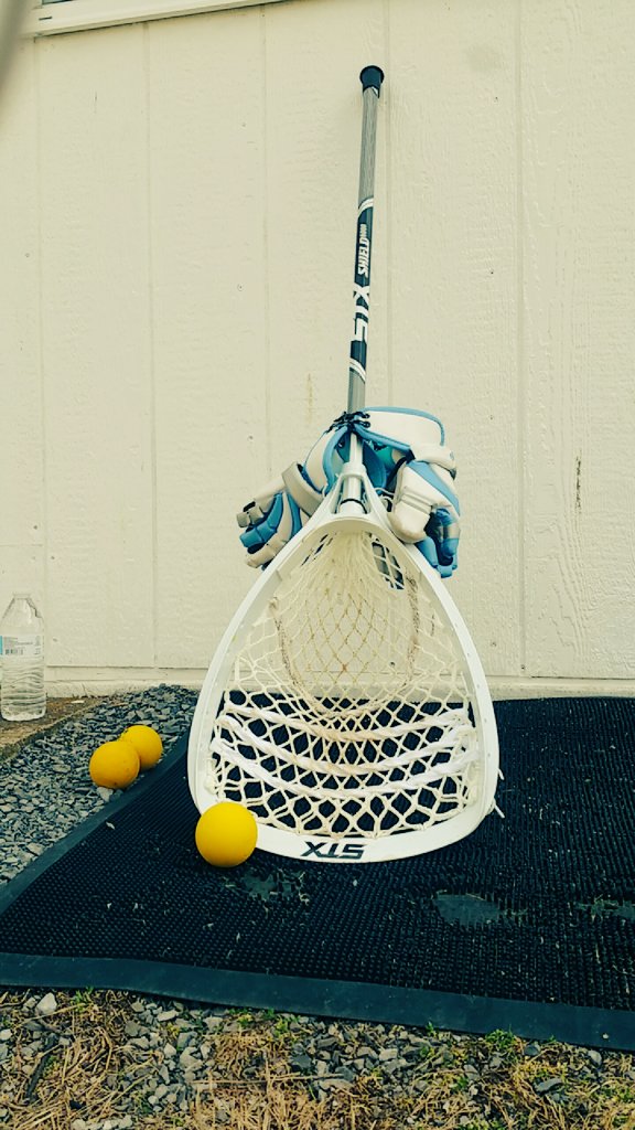 kayyyyyyyy98's tweet photo. Another day another save #laxlife https://t.co/U7z0YmqhIN