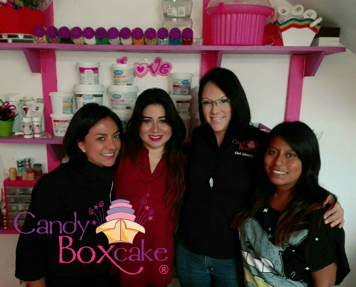 candyboxcake's tweet photo. Hola Candyliebers! Iniciando curso de Tower Cake Dumbo

#Cursos #FelizSabado #towercake #dumbo https://t.co/kpbCGRXqCm