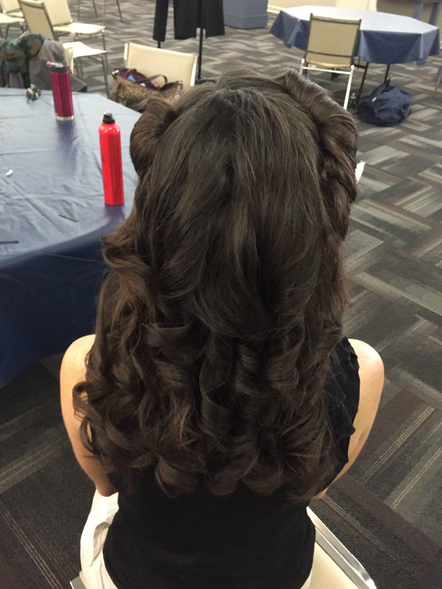 Getting prepped for the Birmingham Pin Up shoot-benefits Southern Museum of Flight! 
Taking us back to 1945!