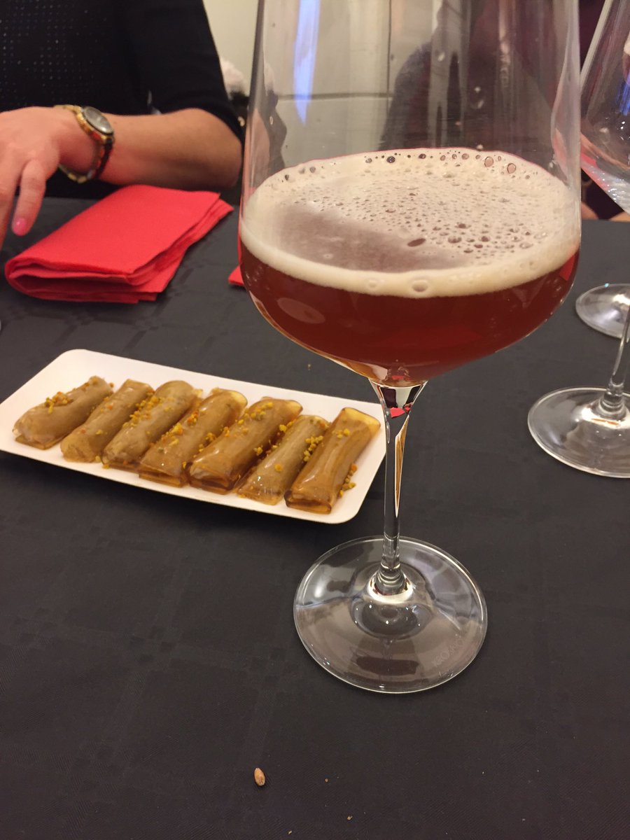 2º maridaje: cerveza y canelones con aromas de miel.
En <a href="/TGNturisme/">Tarragona Turisme</a> con "Les Clandestines" y @LAlmosta #Tarragona
