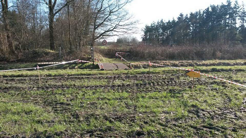 OTRritten's tweet image. Parcour is perfect... @GPEext dus offroad op de kar en lossss... #braaaaap