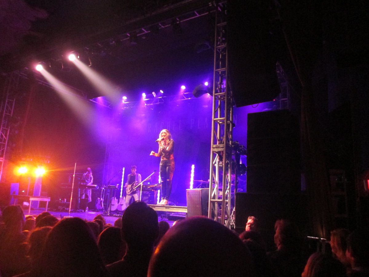 heyviviann's tweet photo. My favorite pictures of @RachelPlatten last night at the @granadatheater #WildfireDallas https://t.co/tSylkubrmU